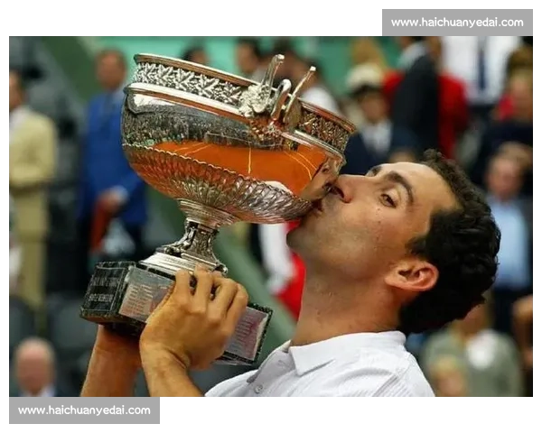 温网冲刺：德约冲击费德勒纪录，郑钦文携手纳达尔教练破茧