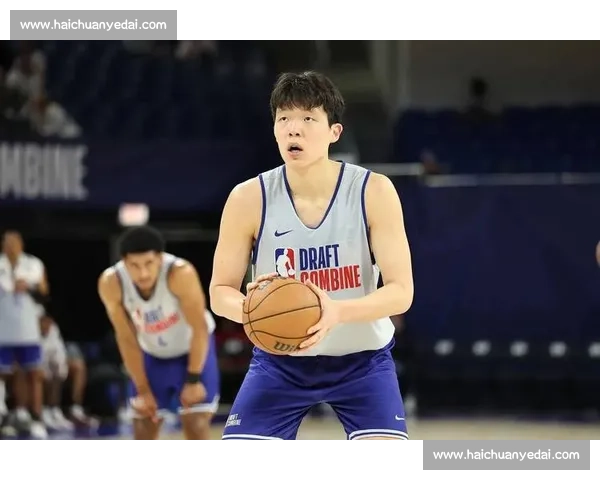 杨瀚森 NBA 选秀夜藏爱！袖口绣女友名 + 情侣手链实锤，青梅竹马太甜了