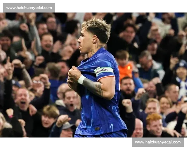 恩佐：切尔西中场指挥官，双料王引领攻防新高度