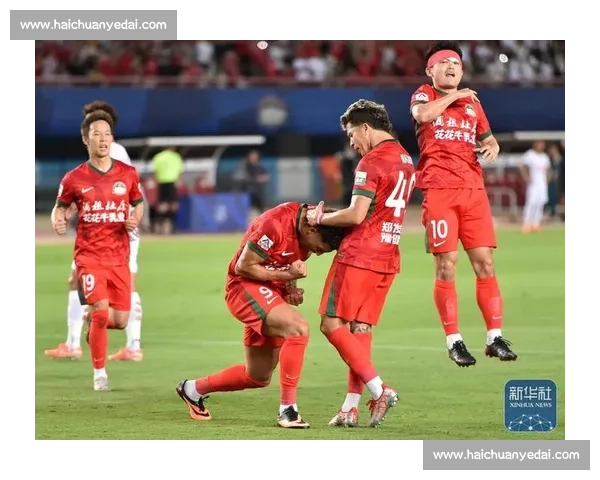 缝八针仍头球破门！黄紫昌带伤血战成铁汉