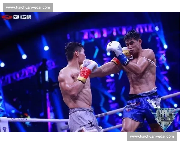 陈哲远泰国见面会 C 位登场，与高层合影尽显国际巨星风范